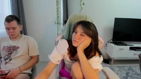 kesh_mne online show from November 18, 2025, 11:03 am