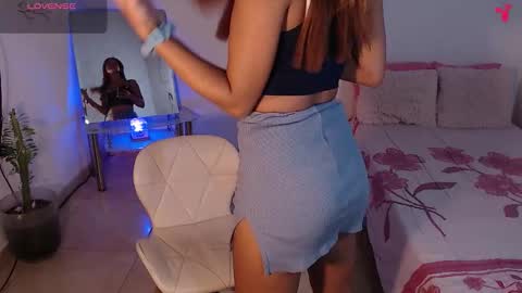 Mia  online show from November 5, 2025, 3:34 pm