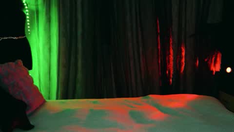 Snapshot of kess_edison chatting on December 3, 2025, 4:05 pm kess_edison online show from December 3, 2025, 4:05 pm