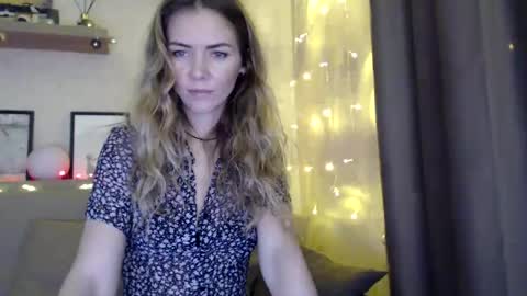 Snapshot of kessiecage chatting on December 18, 2024, 11:40 pm kessiecage online show from December 18, 2024, 11:40 pm