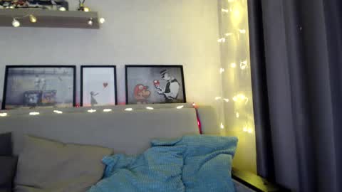 Snapshot of kessiecage chatting on December 22, 2024, 11:09 pm kessiecage online show from December 22, 2024, 11:09 pm