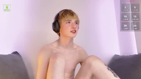 Snapshot of kessy_white chatting on July 11, 2026, 8:44 pm Kessy online show from July 11, 2026, 8:44 pm
