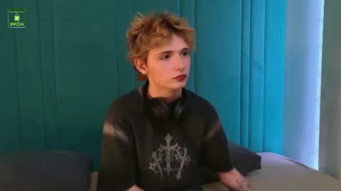 Snapshot of kessy_white chatting on July 18, 2026, 8:23 pm Kessy online show from July 18, 2026, 8:23 pm