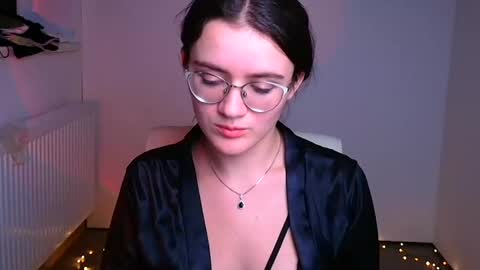 Ketrin online show from December 22, 2024, 1:01 am