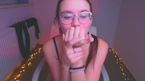 Ketrin online show from January 5, 2025, 1:35 am