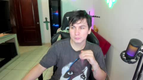 Kevin online show from April 7, 2026, 11:37 pm