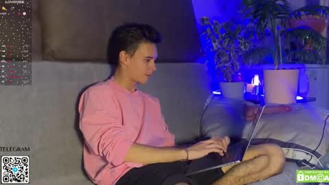 Fansly  Kevin T online show from October 28, 2025, 5:44 am