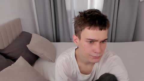 Snapshot of kevin_kess chatting on November 18, 2025, 3:38 pm Ask me online show from November 18, 2025, 3:38 pm