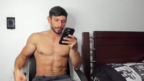 kevin_malone22 online show from December 19, 2025, 9:11 pm