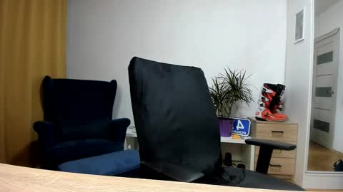 Snapshot of kevin_park chatting on October 25, 2025, 3:51 pm Kev online show from October 25, 2025, 3:51 pm