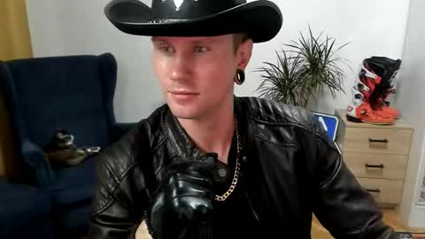 Snapshot of kevin_park chatting on October 27, 2025, 1:04 pm Kev online show from October 27, 2025, 1:04 pm