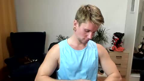 Snapshot of kevin_park chatting on October 30, 2025, 3:35 pm Kev online show from October 30, 2025, 3:35 pm