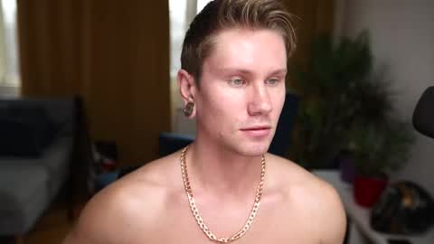 Snapshot of kevin_park chatting on November 9, 2025, 8:01 am Kev online show from November 9, 2025, 8:01 am