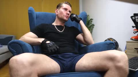 Snapshot of kevin_park chatting on November 13, 2025, 1:43 pm Kev online show from November 13, 2025, 1:43 pm