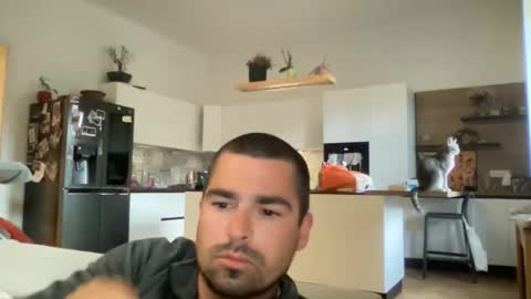 kevinpillobello online show from May 14, 2026, 5:42 pm