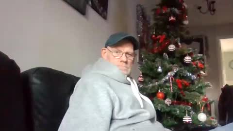 Snapshot of kevlooking4sez chatting on December 15, 2024, 2:37 pm kevlooking4sez online show from December 15, 2024, 2:37 pm