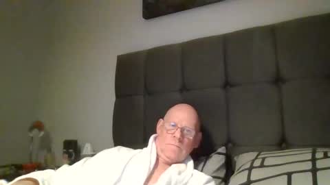 Snapshot of kevlooking4sez chatting on February 16, 2025, 10:43 pm kevlooking4sez online show from February 16, 2025, 10:43 pm