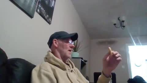 Snapshot of kevlooking4sez chatting on February 22, 2025, 7:36 pm kevlooking4sez online show from February 22, 2025, 7:36 pm