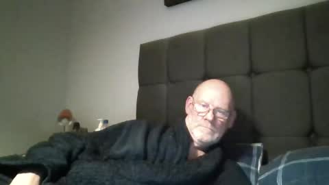 Snapshot of kevlooking4sez chatting on January 17, 2026, 12:37 am kevlooking4sez online show from January 17, 2026, 12:37 am
