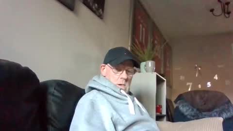 kevlooking4sez online show from April 11, 2026, 5:28 pm