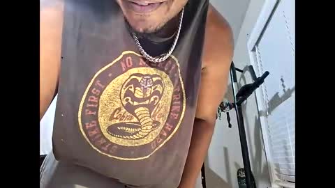 Snapshot of keybump323 chatting on January 14, 2026, 3:34 am Keybump online show from January 14, 2026, 3:34 am