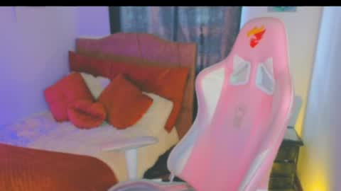 Snapshot of keyla_roberts_ chatting on May 30, 2026, 12:13 pm Adhara. Help me reach 100 likes online show from May 30, 2026, 12:13 pm