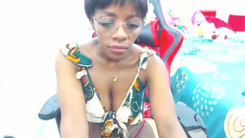 Snapshot of keyra_dainty chatting on January 26, 2025, 10:34 am Sandy Saenz online show from January 26, 2025, 10:34 am