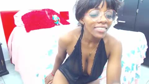 Snapshot of keyra_dainty chatting on February 9, 2025, 4:40 pm Sandy Saenz online show from February 9, 2025, 4:40 pm