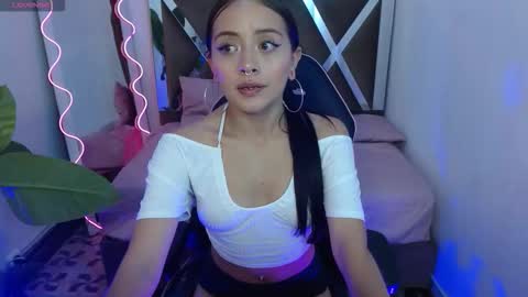 Snapshot of khalia_tay chatting on December 15, 2025, 7:29 pm KHALIA online show from December 15, 2025, 7:29 pm