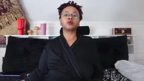 Khaya online show from December 19, 2025, 9:00 pm