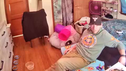 Snapshot of kheezygg chatting on March 1, 2026, 5:04 pm KevKev online show from March 1, 2026, 5:04 pm