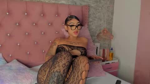 Khelany Isyy  online show from October 27, 2025, 2:43 pm