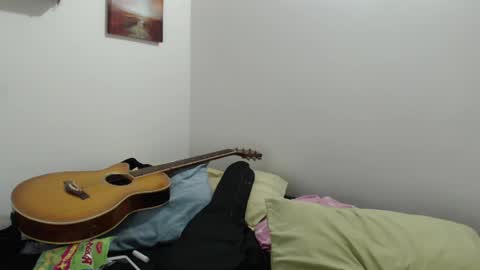 khevinlopezonig online show from December 25, 2024, 2:35 am