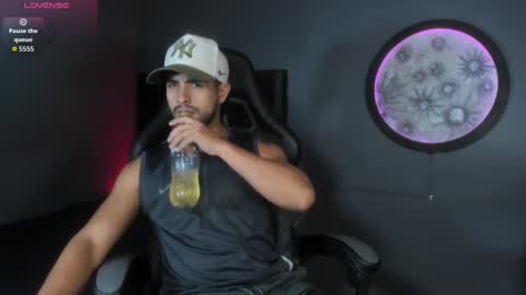 Snapshot of khriss_brown chatting on November 18, 2025, 8:46 pm Khriss brown online show from November 18, 2025, 8:46 pm