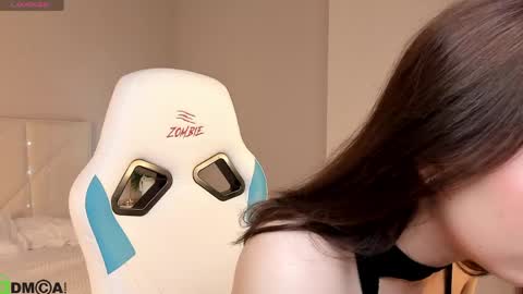 Snapshot of ki_wizz chatting on April 27, 2026, 2:31 am Ellie online show from April 27, 2026, 2:31 am