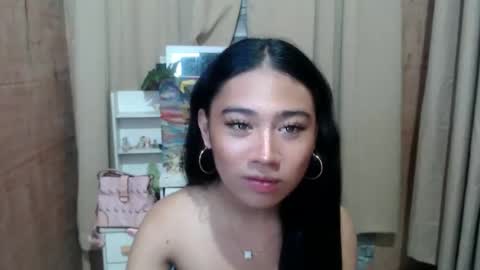 Snapshot of kiana4uxoxo chatting on September 17, 2025, 7:32 am Kiana online show from September 17, 2025, 7:32 am