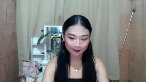 Snapshot of kiana4uxoxo chatting on October 9, 2025, 8:23 am Kiana online show from October 9, 2025, 8:23 am