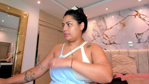 Snapshot of kiana_cream chatting on April 23, 2026, 11:53 am N M online show from April 23, 2026, 11:53 am
