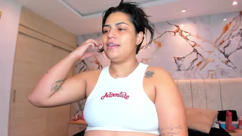 Snapshot of kiana_cream chatting on May 29, 2026, 11:30 am N M online show from May 29, 2026, 11:30 am