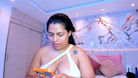 Snapshot of kiana_cream chatting on July 15, 2026, 1:05 pm N M online show from July 15, 2026, 1:05 pm