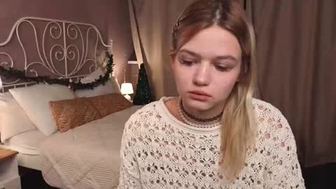 Snapshot of kiana_vision chatting on December 15, 2025, 5:44 am Kiana online show from December 15, 2025, 5:44 am