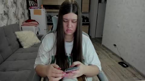 kianna_dior_ online show from December 1, 2025, 1:49 pm