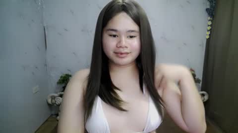 Snapshot of kianna_schmitz chatting on February 19, 2025, 1:28 pm Your SweetGirl Ts online show from February 19, 2025, 1:28 pm