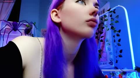 Snapshot of kiara_dream chatting on October 23, 2025, 9:24 pm Kira online show from October 23, 2025, 9:24 pm