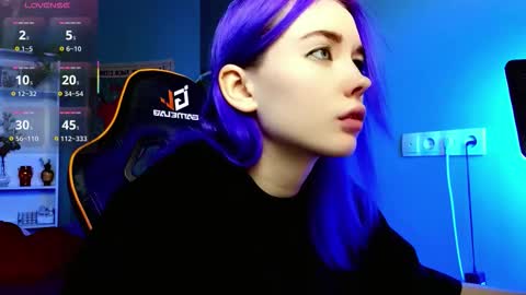 Snapshot of kiara_dream chatting on November 10, 2025, 9:25 pm Kira online show from November 10, 2025, 9:25 pm