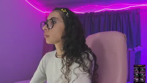 Snapshot of kiara_lovelyy chatting on June 15, 2026, 3:53 am Kiara online show from June 15, 2026, 3:53 am