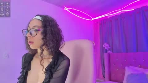 Snapshot of kiara_lovelyy chatting on June 20, 2026, 4:26 am Kiara online show from June 20, 2026, 4:26 am