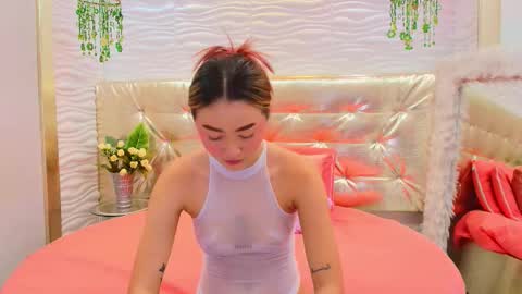 Snapshot of kiara_mils chatting on February 24, 2026, 12:14 pm Kiara online show from February 24, 2026, 12:14 pm