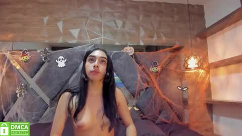 kiara_velvet__ online show from October 28, 2025, 5:44 am