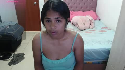 Kiara online show from November 9, 2025, 3:32 pm